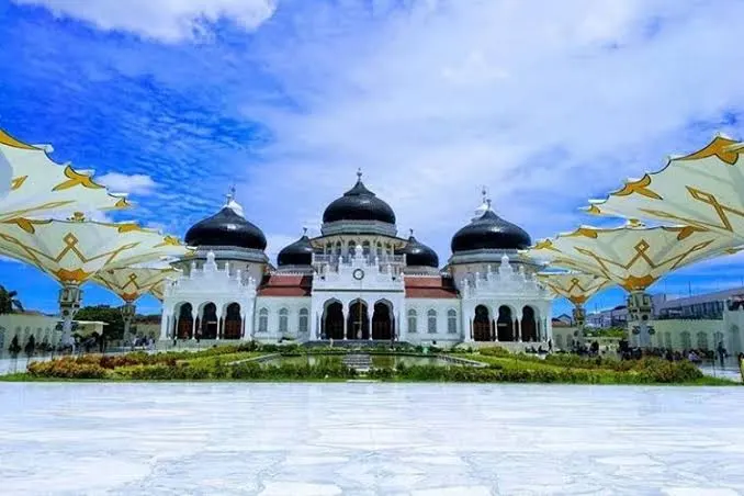 Mengisi Ramadhan dengan Perjalanan Spiritual: Destinasi Religi Paling Favorit untuk Umat Muslim