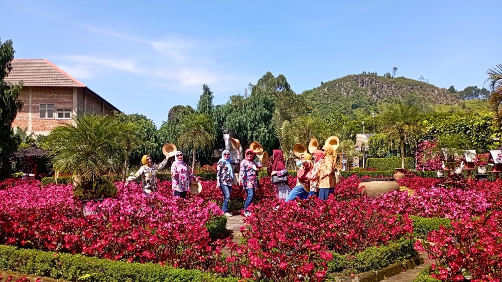 Tips Wisata Bagi Lansia