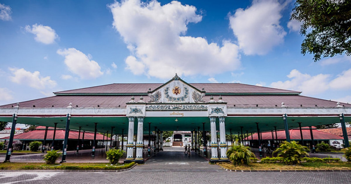 ALASAN KAMU WAJIB MENGUNJUNGI KRATON JOGJA
