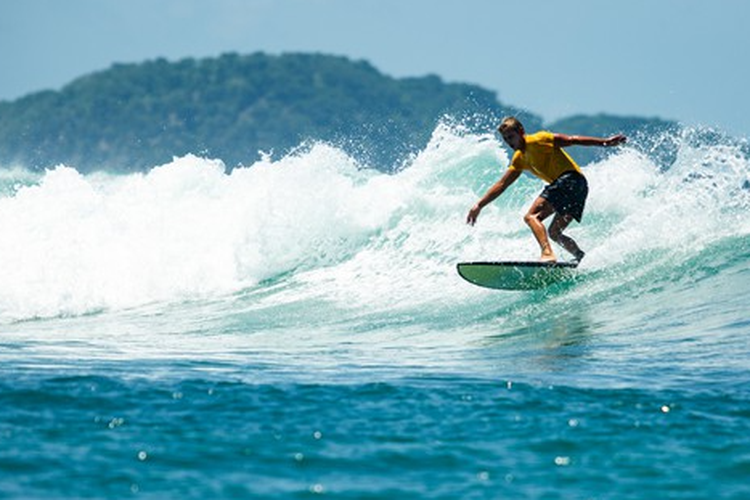 MENIKMATI INDAH NYA PANTAI YANG BERADA DI BELANDA