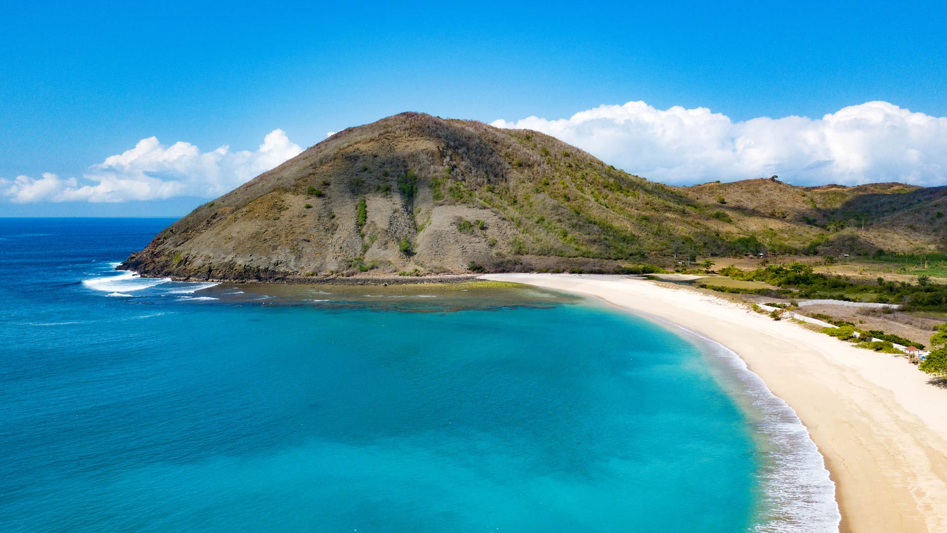 ALASAN KENAPA KAMU HARUS BERWISATA KE LOMBOK