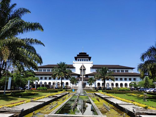 AKTIVITAS TERBAIK SAAT HUJAN DI BANDUNG